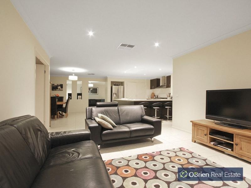 5 Wearingford Avenue, Narre Warren South VIC 3805