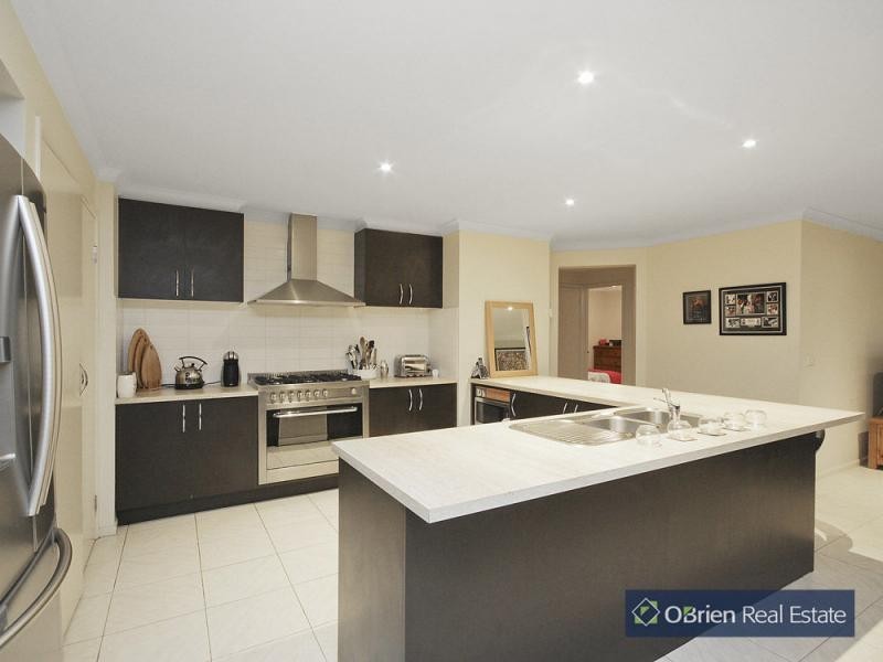 5 Wearingford Avenue, Narre Warren South VIC 3805