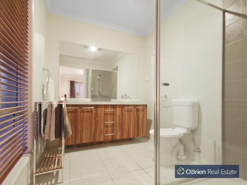 5 Wearingford Avenue, Narre Warren South VIC 3805
