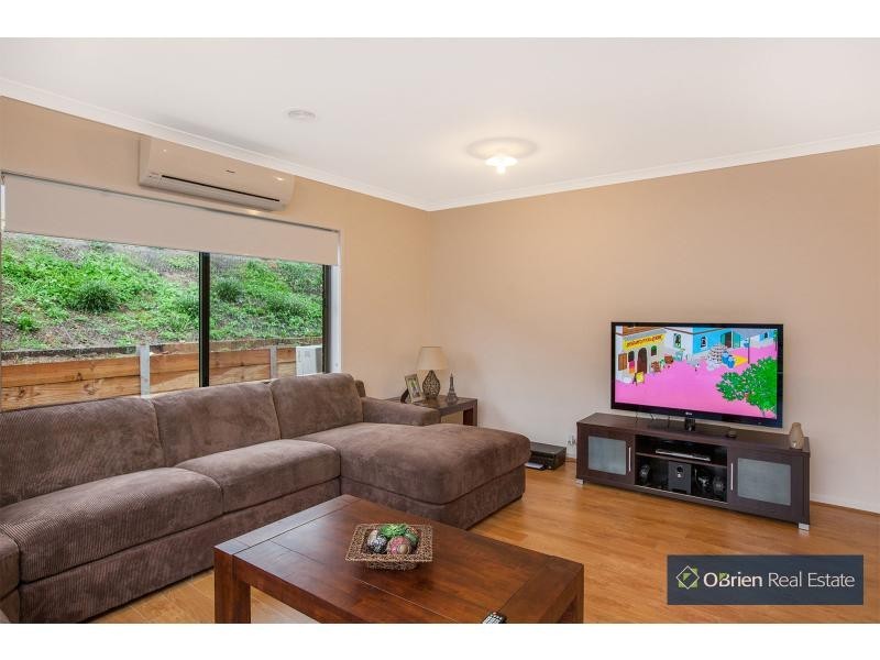 38 Victoria Place, Pakenham VIC 3810