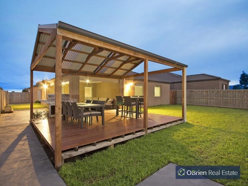 20 Thunderbolt Drive, Cranbourne East VIC 3977