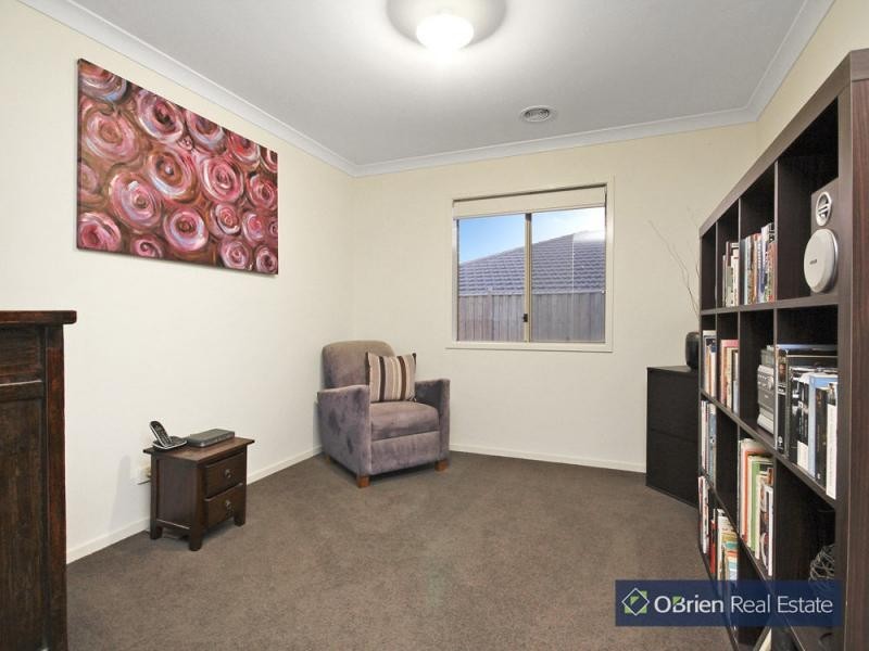 20 Thunderbolt Drive, Cranbourne East VIC 3977