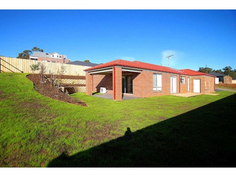 9 Wordsworth Court, Drouin VIC 3818