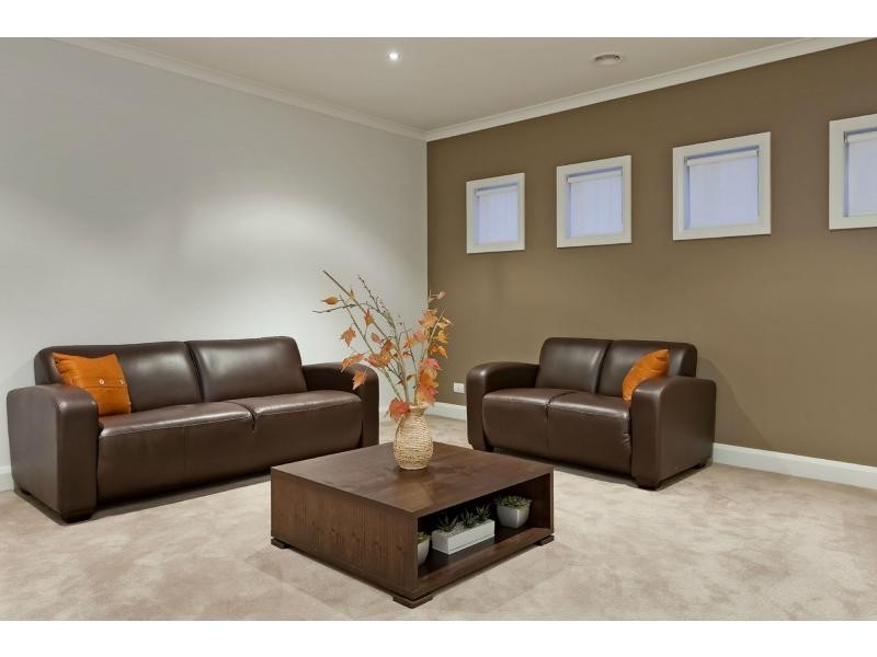 15 Bonneville Parade, Pakenham VIC 3810