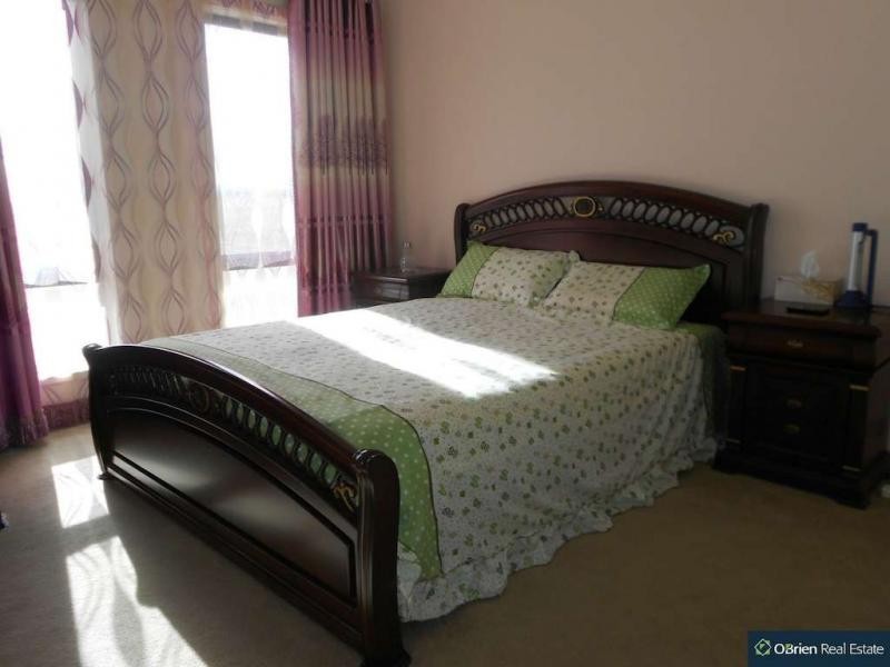 9 Rhinelander Close, Clyde North VIC 3978