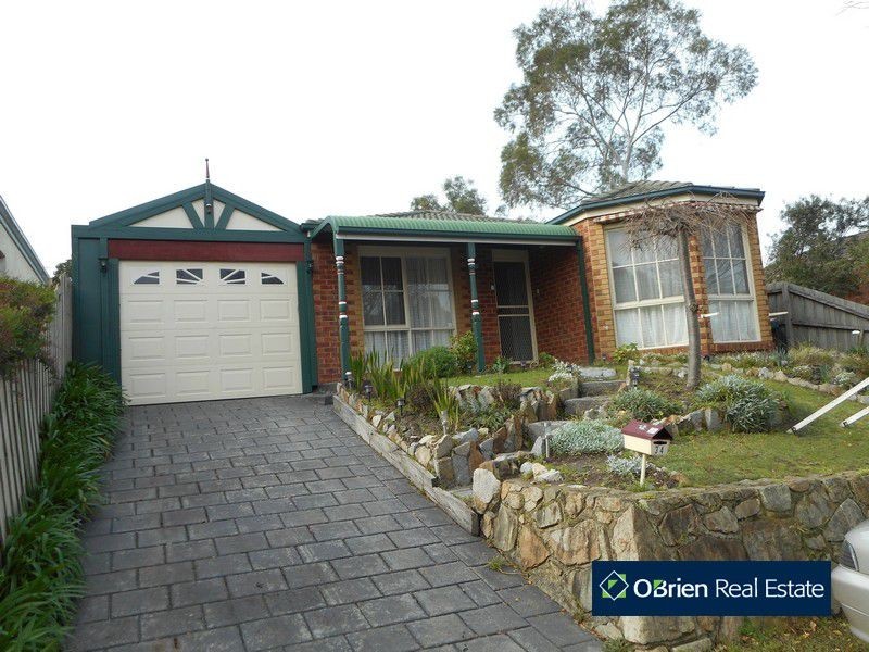 34 Allunga Parade, Berwick VIC 3806