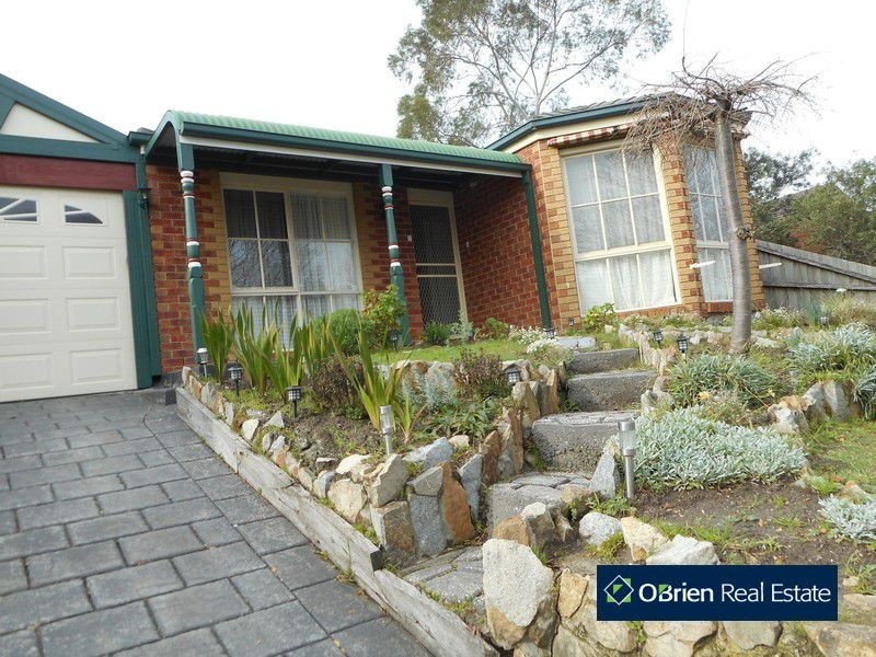 34 Allunga Parade, Berwick VIC 3806