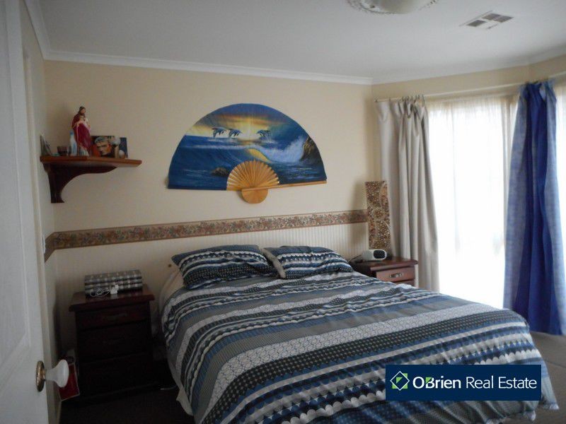 34 Allunga Parade, Berwick VIC 3806