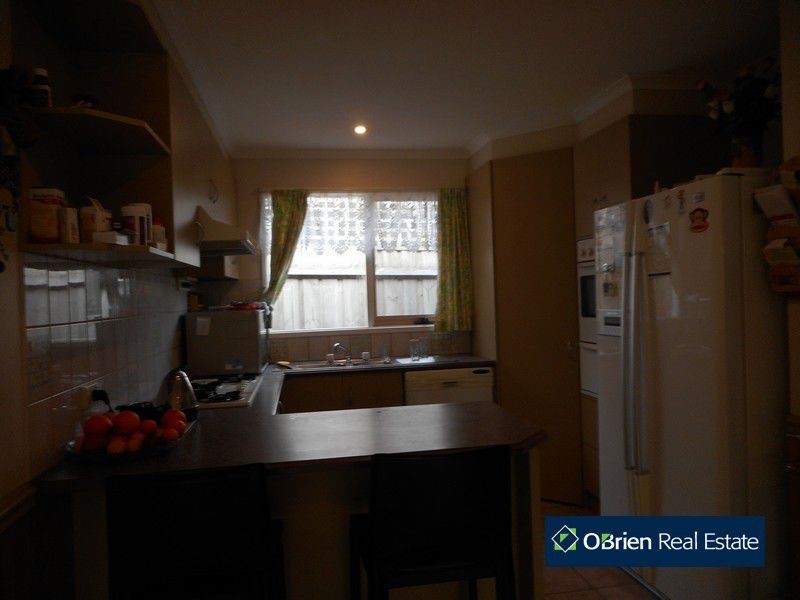 34 Allunga Parade, Berwick VIC 3806