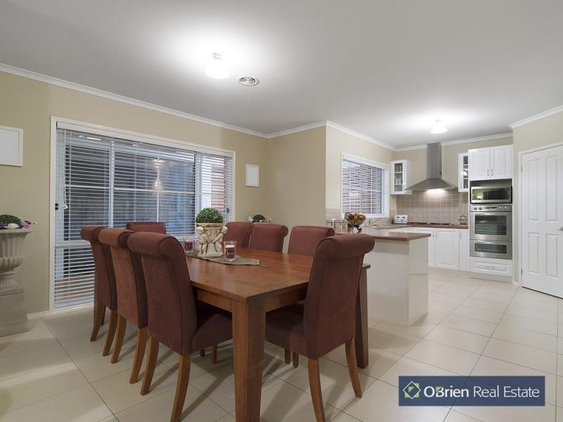 6 Oxford Court, Narre Warren South VIC 3805
