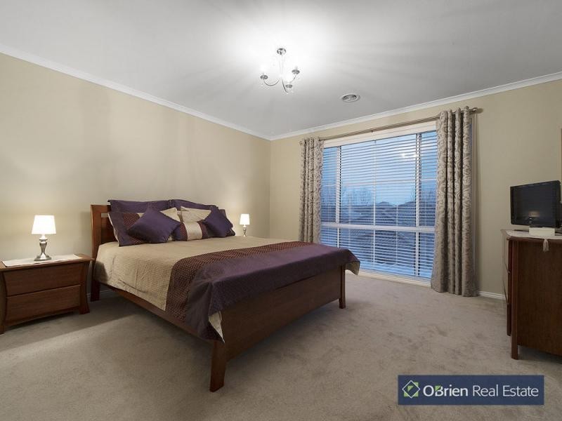 6 Oxford Court, Narre Warren South VIC 3805