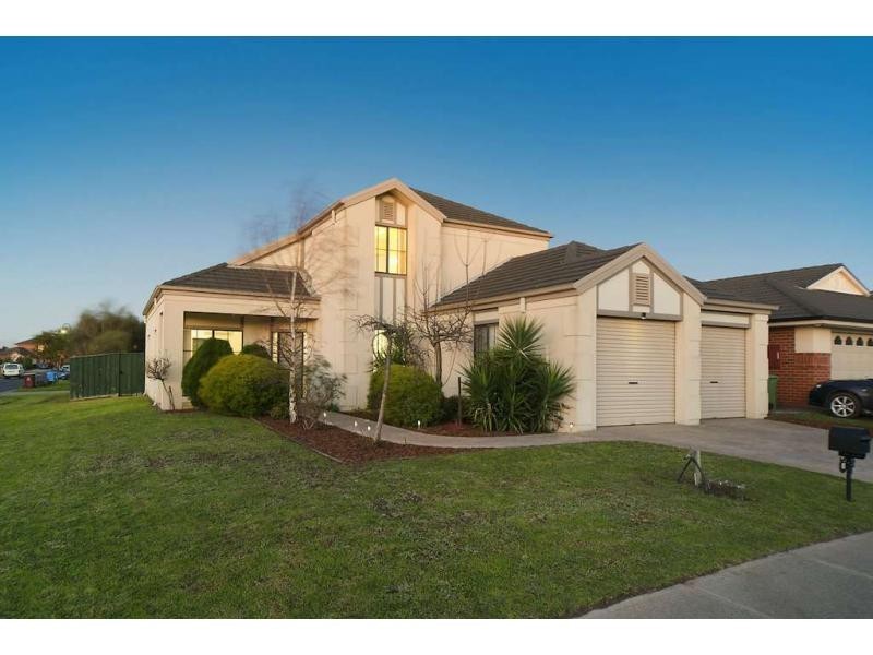 30 Chatswood Drive, Narre Warren South VIC 3805