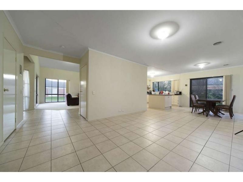 30 Chatswood Drive, Narre Warren South VIC 3805