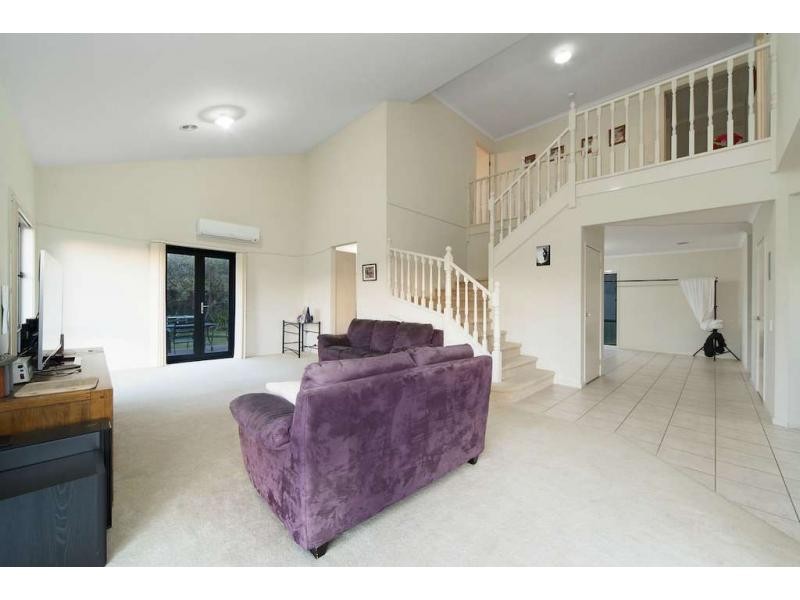 30 Chatswood Drive, Narre Warren South VIC 3805