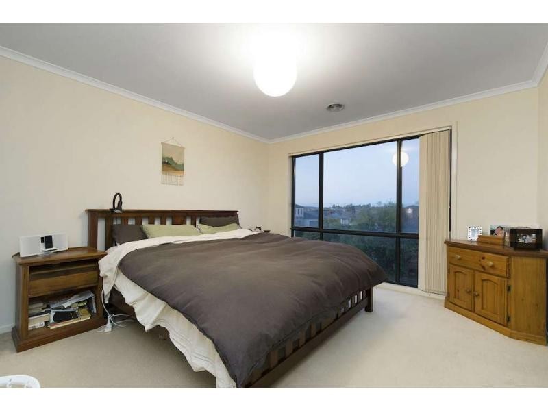 30 Chatswood Drive, Narre Warren South VIC 3805