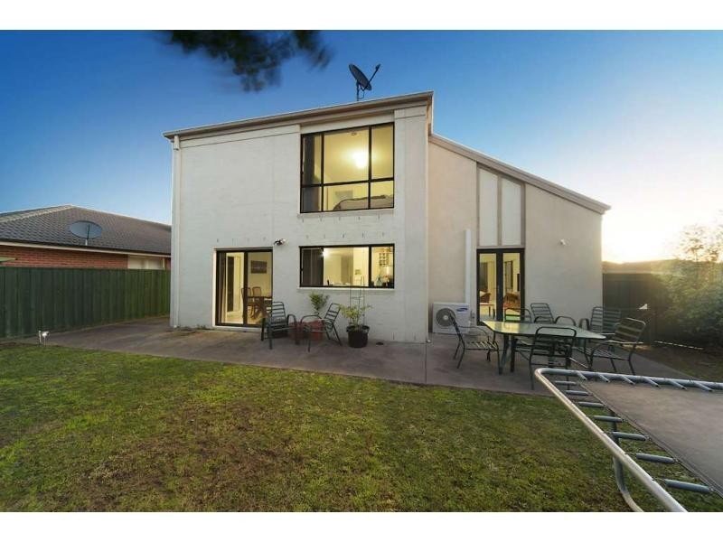 30 Chatswood Drive, Narre Warren South VIC 3805