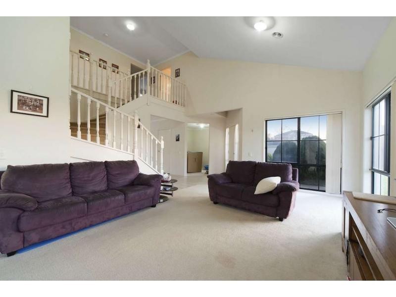 30 Chatswood Drive, Narre Warren South VIC 3805