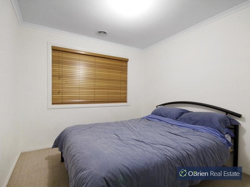 43 Honey Myrtle Way, Cranbourne VIC 3977