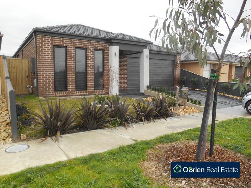 76 Glenelg Street, Clyde North VIC 3978