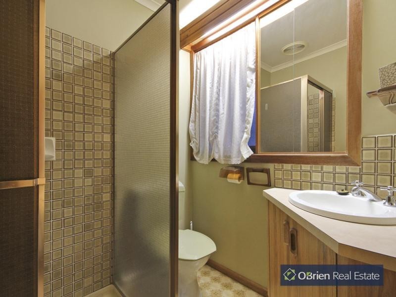 6 Satterley Close, Endeavour Hills VIC 3802