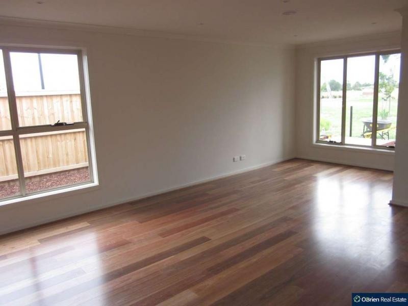 5 Fantail Lane, Pakenham VIC 3810