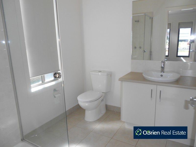 6 Ciliata Street, Cranbourne North VIC 3977