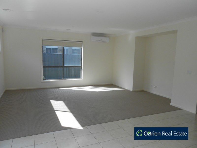 6 Ciliata Street, Cranbourne North VIC 3977