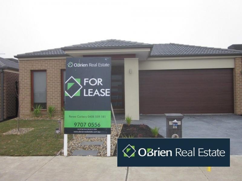 69 Wheelers Park Drive, Cranbourne North VIC 3977
