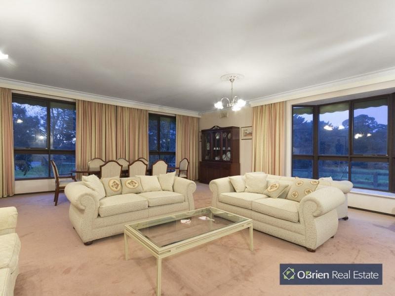 104 Browns Road, Cranbourne South VIC 3977