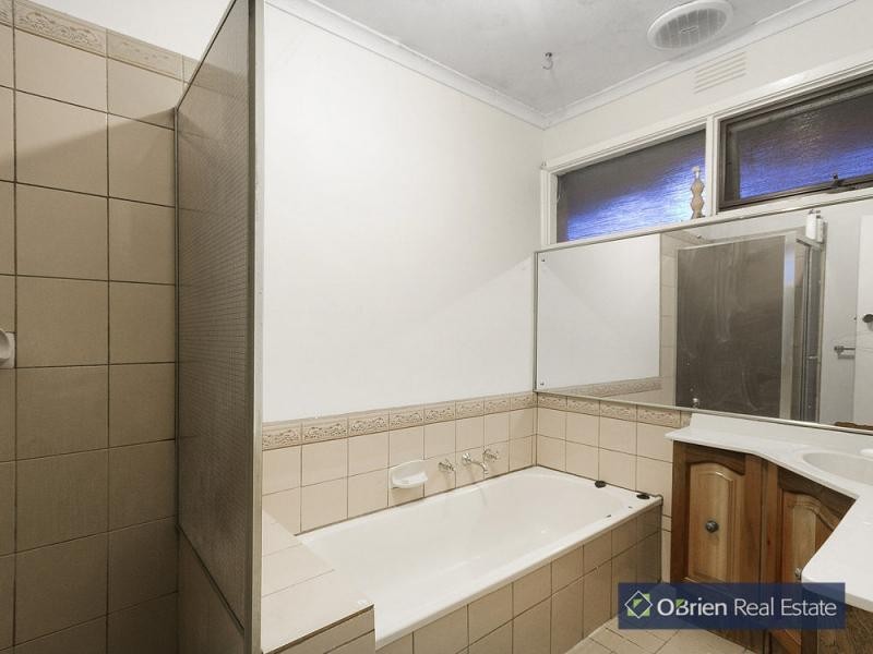 104 Browns Road, Cranbourne South VIC 3977