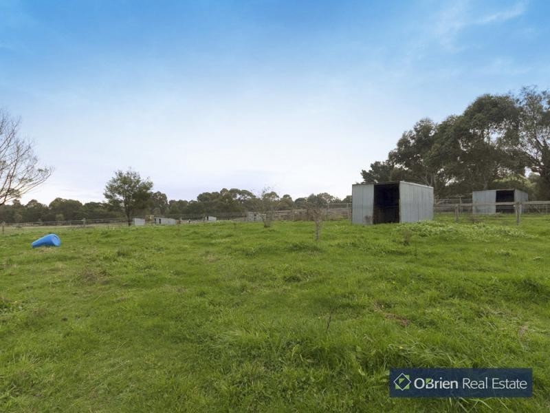 104 Browns Road, Cranbourne South VIC 3977