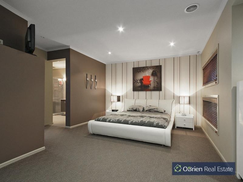 11 Ridgemont Drive, Berwick VIC 3806