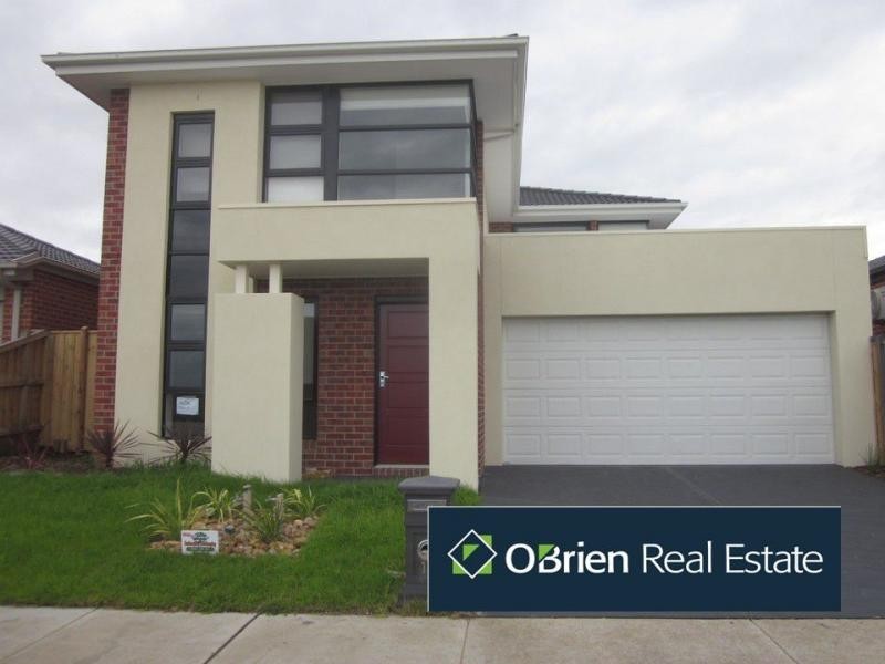 17 Maeve Circuit, Clyde North VIC 3978