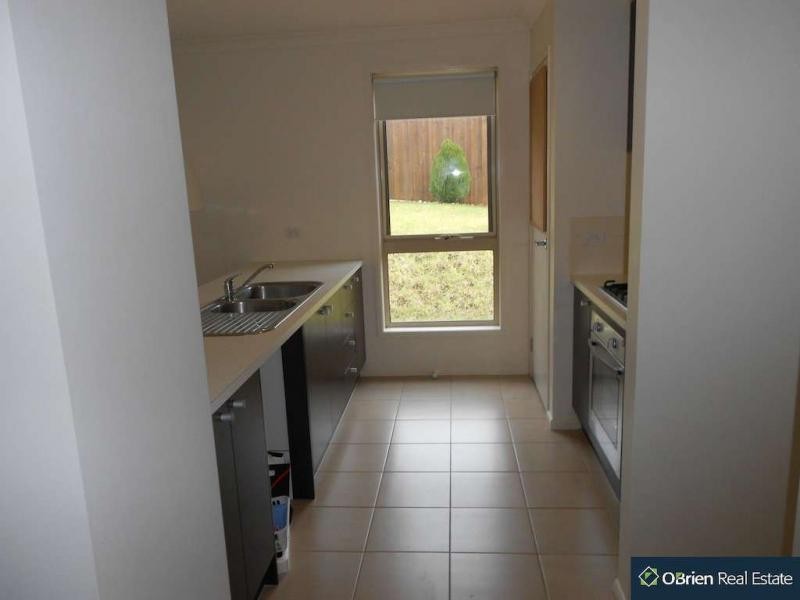 10 Sing Crescent, Berwick VIC 3806