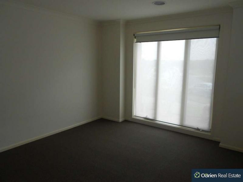 10 Sing Crescent, Berwick VIC 3806