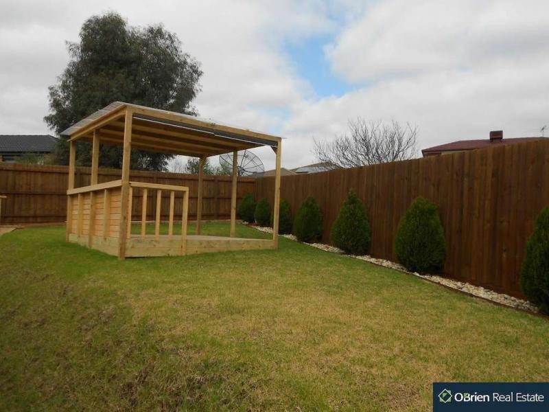 10 Sing Crescent, Berwick VIC 3806