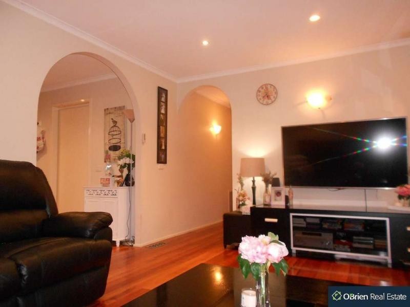 18 St James Court, Narre Warren South VIC 3805