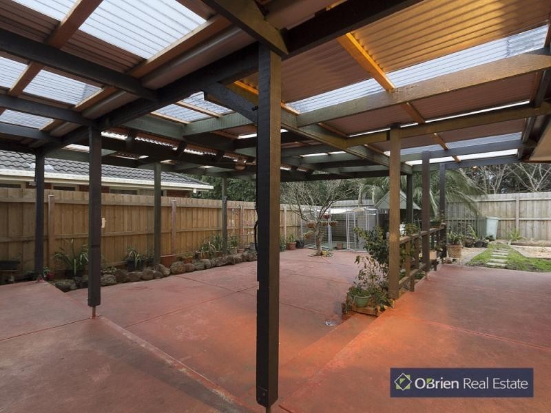 22 Broome Crescent, Cranbourne North VIC 3977