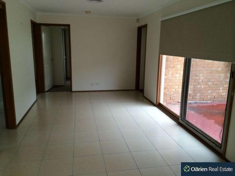 1 Bertrand Close, Berwick VIC 3806