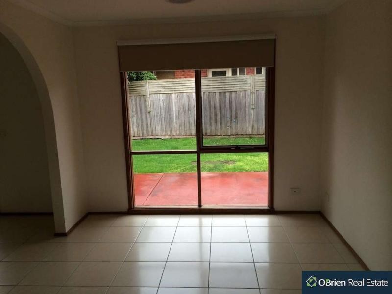 1 Bertrand Close, Berwick VIC 3806