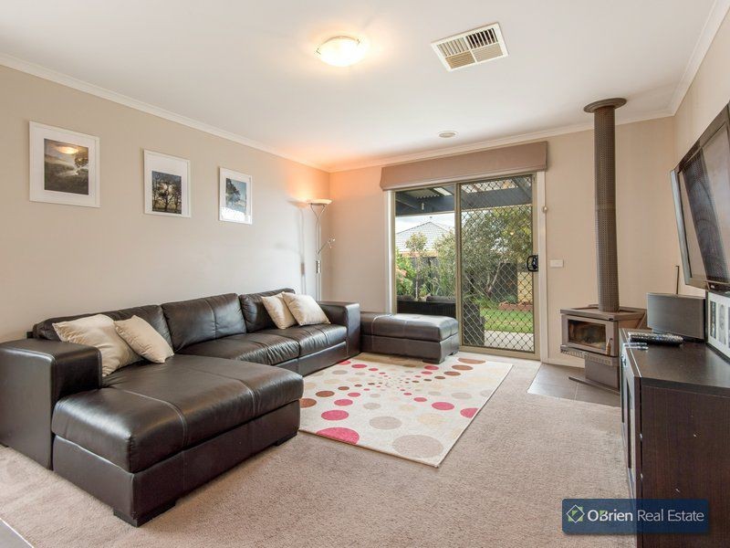 11 Killarney Crescent, Pakenham VIC 3810