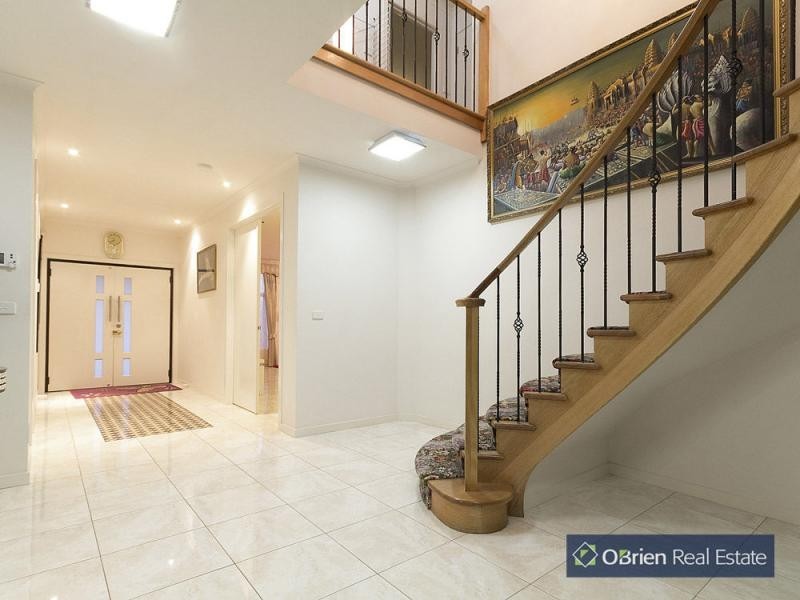 9 Pharaoh Drive, Cranbourne VIC 3977