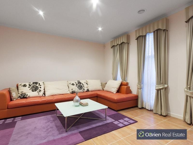 9 Pharaoh Drive, Cranbourne VIC 3977