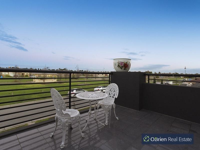 9 Pharaoh Drive, Cranbourne VIC 3977