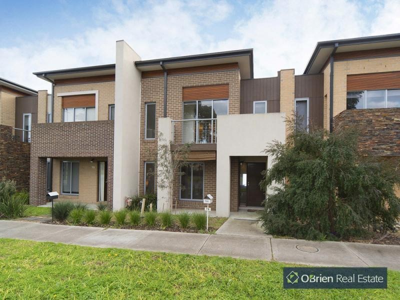 76 Mannavue Boulevard, Cranbourne North VIC 3977