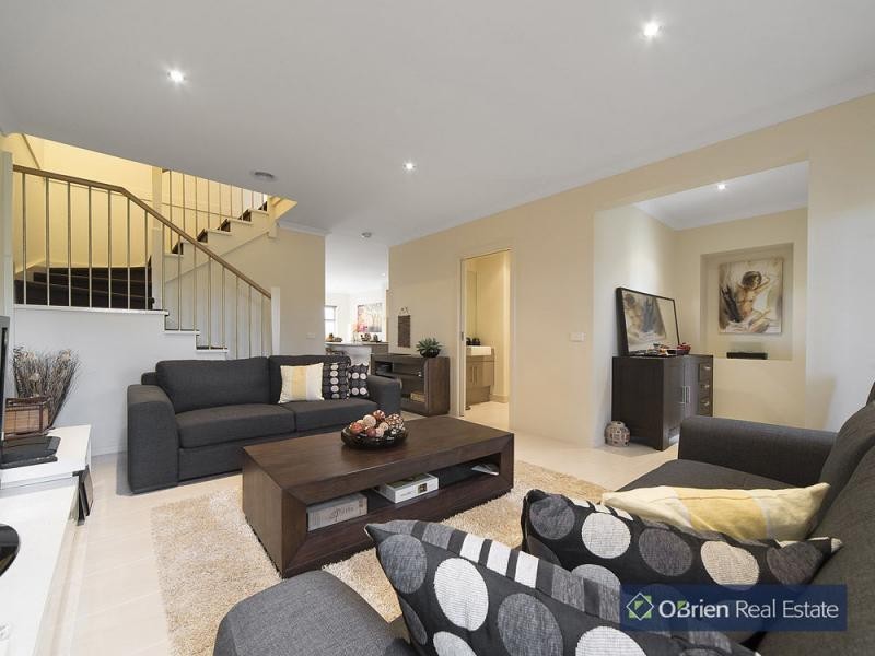 76 Mannavue Boulevard, Cranbourne North VIC 3977