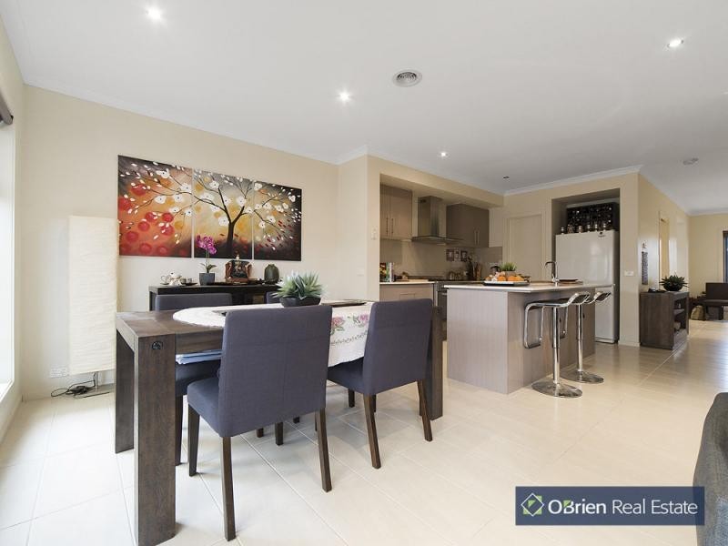 76 Mannavue Boulevard, Cranbourne North VIC 3977