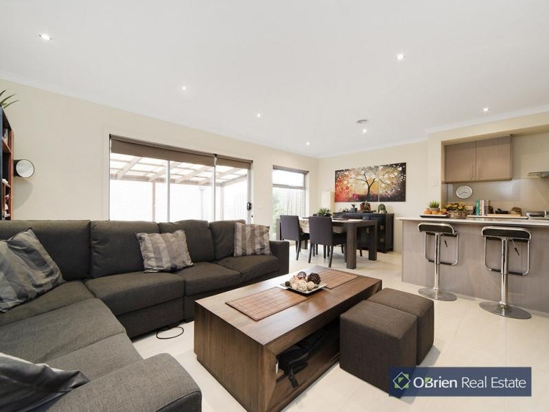 76 Mannavue Boulevard, Cranbourne North VIC 3977