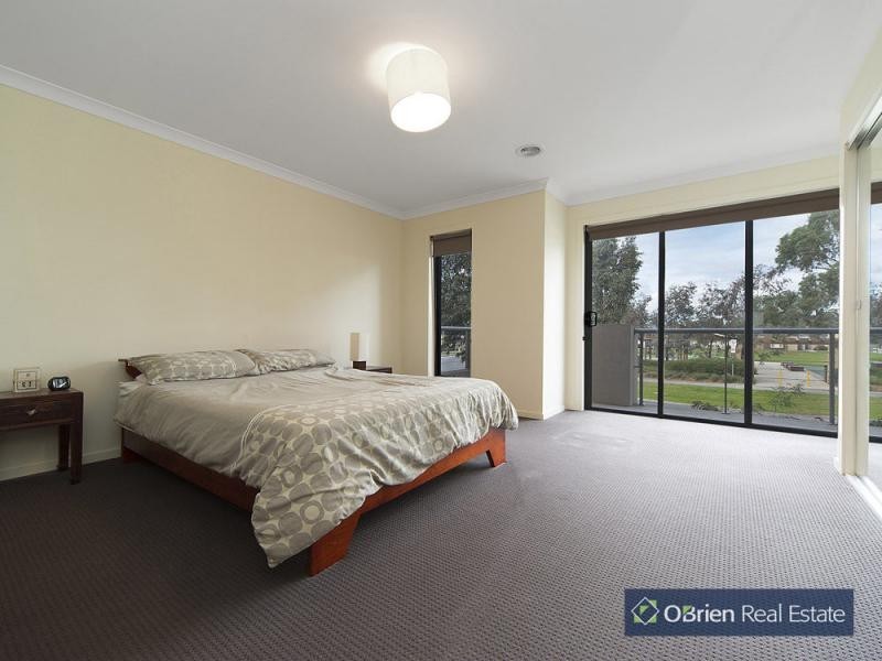 76 Mannavue Boulevard, Cranbourne North VIC 3977