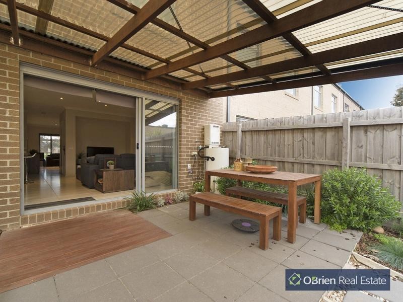 76 Mannavue Boulevard, Cranbourne North VIC 3977